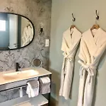 Bed and Breakfast La Maison Gervaiserie & 4*