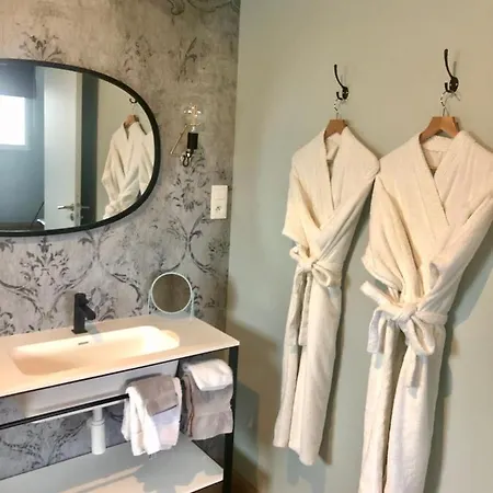 Bed & Breakfast La Maison Gervaiserie & 4*